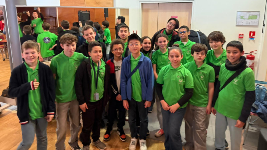 Photo des joueurs et joueuses de la section collège de l'ISTV.